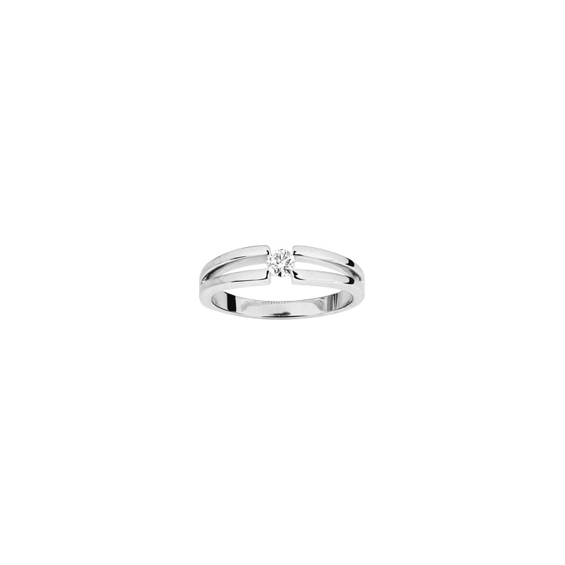 Solitaire avec diamant en or blanc 18 carats