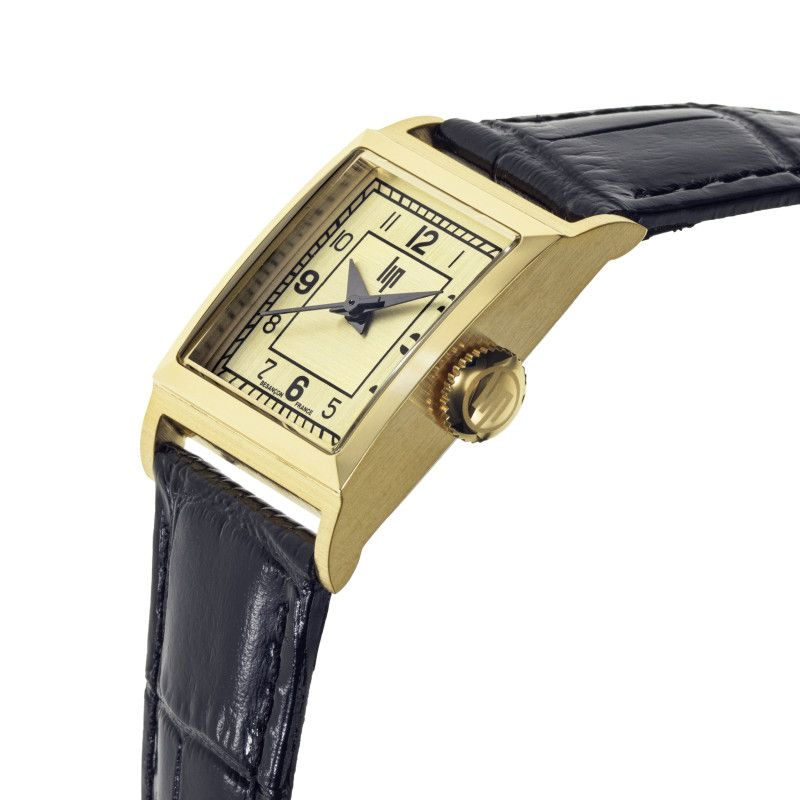 Montre LIP Churchill C18 boite carré acier doré bracelet cuir noir